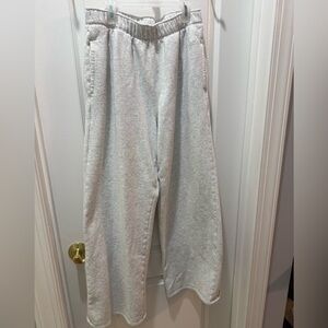 Hollister Women’s Heather Grey Sweatpants Size Medium